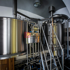 1000 l komerčních vysoce kvalitních pivovarských zařízení a kónické fermentační nádrže v České republice